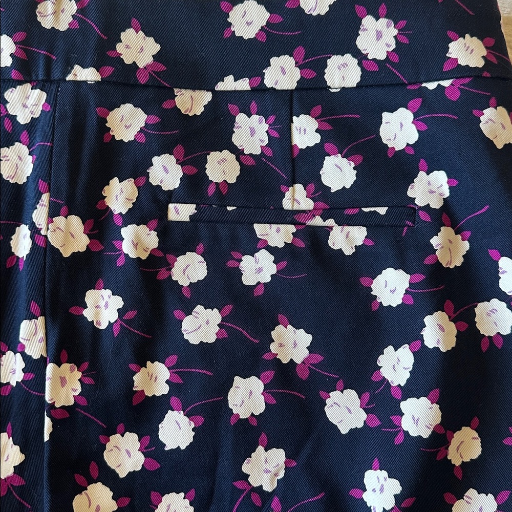 NWT J. Crew l Hayden Kickout Crop in Scattered Peony Print, 12 - Picture 8 of 11